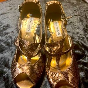 Woman’s Shoes Steve Madden—size  8 1/2.